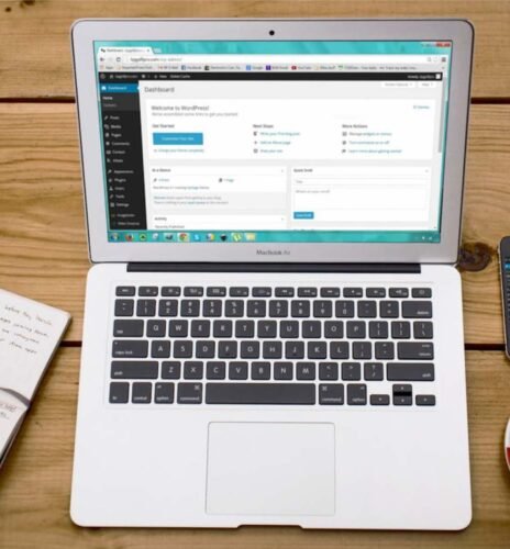 Cover image highlighting headless CMS platforms for eCommerce brands
